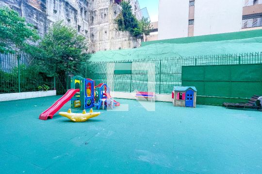 Área comum - Playground de apartamento para alugar com 2 quartos, 74m² em Pinheiros, São Paulo
