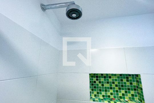 Banheiro de apartamento para alugar com 2 quartos, 74m² em Pinheiros, São Paulo