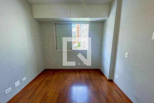 Quarto  de apartamento para alugar com 2 quartos, 74m² em Pinheiros, São Paulo