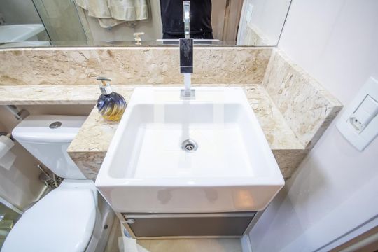 Banheiro da Suíte de apartamento à venda com 2 quartos, 63m² em Continental, Osasco