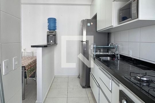 Cozinha de apartamento para alugar com 2 quartos, 57m² em Jardim do Líbano, Barueri
