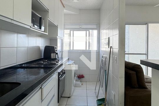 Cozinha de apartamento para alugar com 2 quartos, 57m² em Jardim do Líbano, Barueri