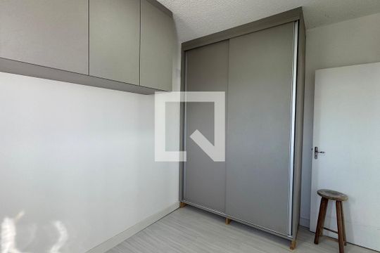 Quarto 2 de apartamento para alugar com 2 quartos, 57m² em Jardim do Líbano, Barueri