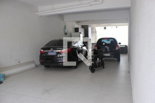 Garagem de casa à venda com 3 quartos, 220m² em Jardim Vila Galvao, Guarulhos