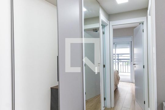 Corredor de apartamento à venda com 2 quartos, 120m² em Vila Guarani (zona Sul), São Paulo