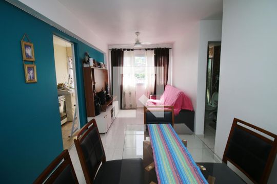 Sala de apartamento à venda com 2 quartos, 52m² em Olaria, Rio de Janeiro