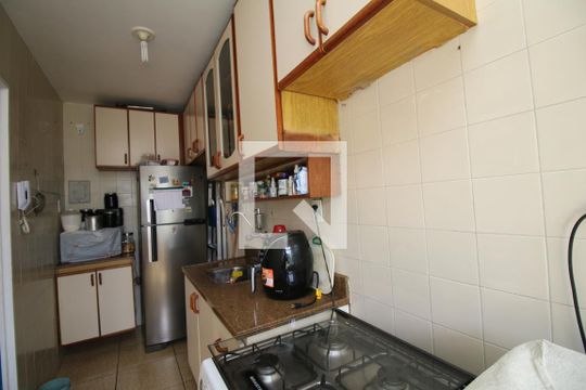 Cozinha de apartamento à venda com 2 quartos, 52m² em Olaria, Rio de Janeiro