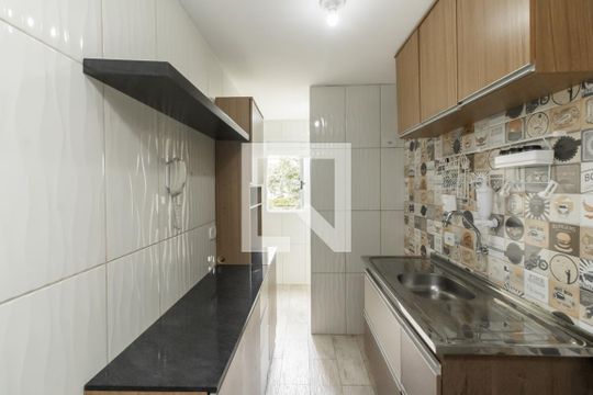 Cozinha de apartamento para alugar com 2 quartos, 52m² em Jardim Maringa, São Paulo
