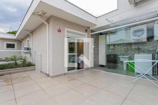 Casa à venda com 3 quartos, 200m² em Vila Bertioga, São Paulo