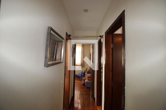 Corredor  de apartamento à venda com 3 quartos, 95m² em Santo Antônio, Belo Horizonte