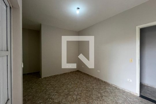Suíte de casa para alugar com 2 quartos, 250m² em Vila Figueira, Suzano