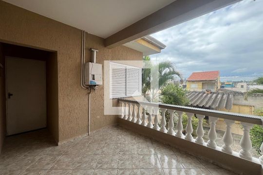 Sacada Suíte de casa para alugar com 2 quartos, 250m² em Vila Figueira, Suzano