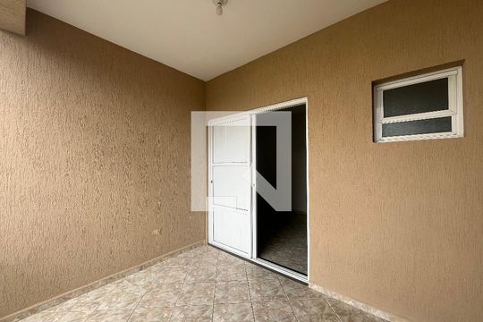 Sacada Suíte de casa para alugar com 2 quartos, 250m² em Vila Figueira, Suzano