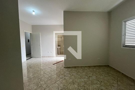Suíte de casa para alugar com 2 quartos, 250m² em Vila Figueira, Suzano