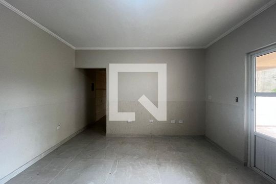Sala de casa para alugar com 2 quartos, 250m² em Vila Figueira, Suzano