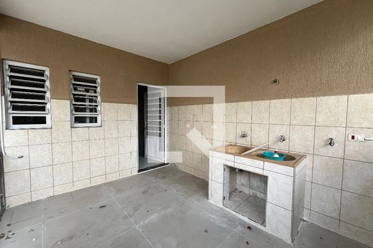 Área de Serviço de casa para alugar com 2 quartos, 250m² em Vila Figueira, Suzano