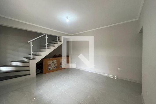 Sala de casa para alugar com 2 quartos, 250m² em Vila Figueira, Suzano