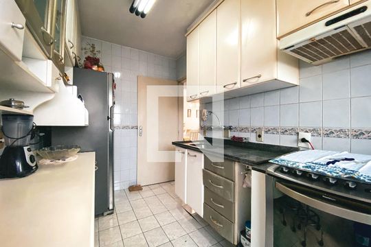 Cozinha de apartamento à venda com 3 quartos, 61m² em Vila Gomes, São Paulo