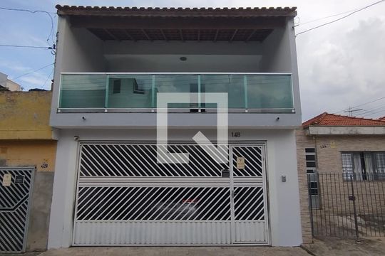 Fachada de casa à venda com 3 quartos, 162m² em Vila Nova, São Paulo