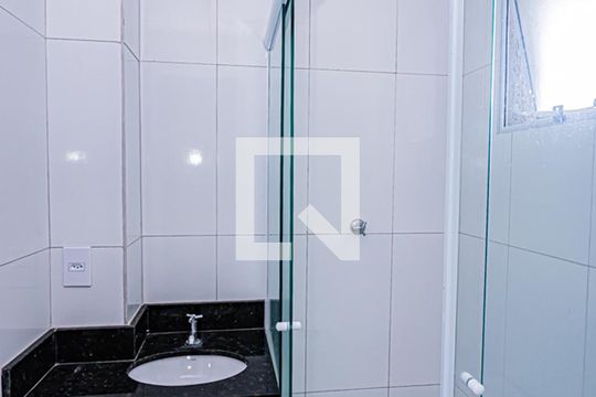 Banheiro de apartamento para alugar com 2 quartos, 50m² em Jardim Sao Jose, São Paulo
