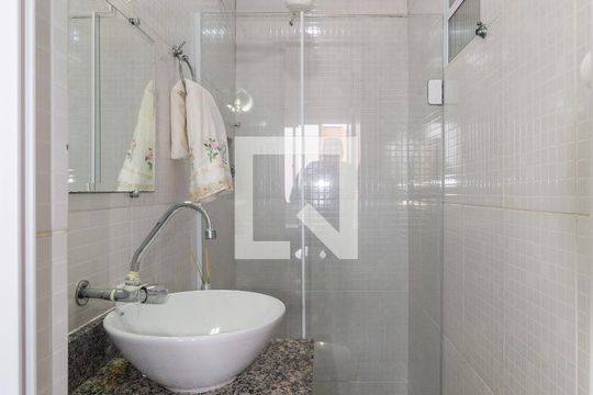 Banheiro de kitnet/studio à venda com 1 quarto, 35m² em Brás, São Paulo