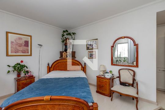 Suíte de apartamento à venda com 4 quartos, 162m² em Vila Cordeiro, São Paulo