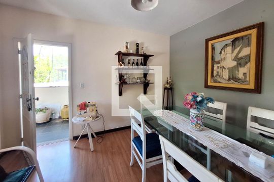 Sala 1 de casa à venda com 7 quartos, 524m² em Piratininga, Niterói