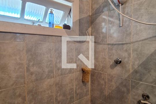 Banheiro Social de casa à venda com 7 quartos, 524m² em Piratininga, Niterói