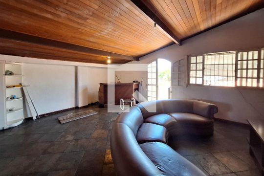 Sala 2 de casa à venda com 7 quartos, 524m² em Piratininga, Niterói