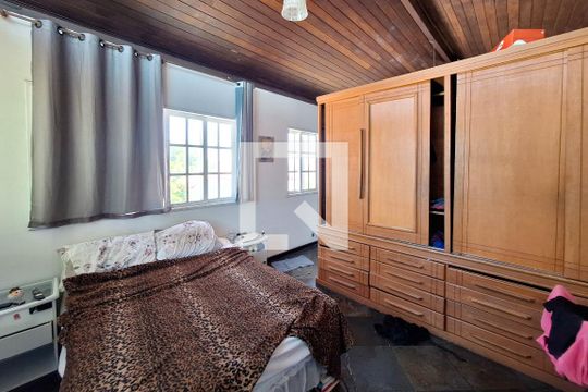 Quarto 5 de casa à venda com 7 quartos, 524m² em Piratininga, Niterói