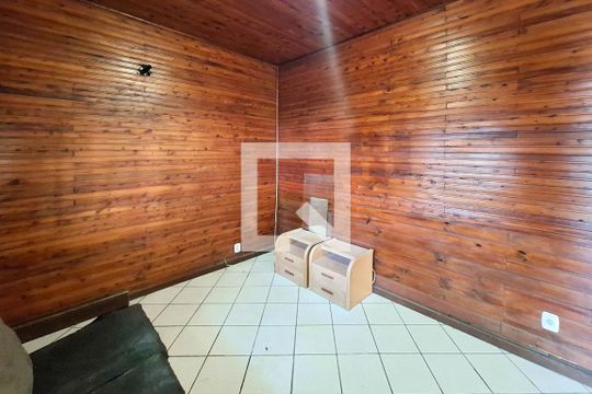 Sala de casa à venda com 3 quartos, 360m² em Itaipu, Niterói