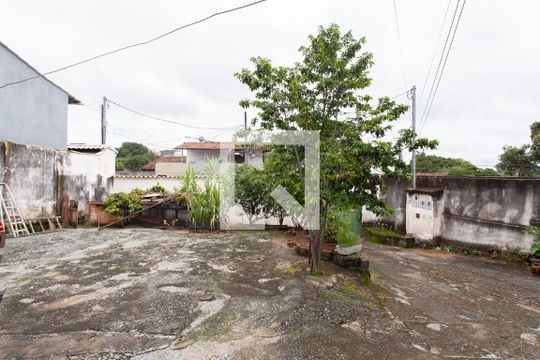 Quintal de casa à venda com 6 quartos, 284m² em Copacabana, Belo Horizonte