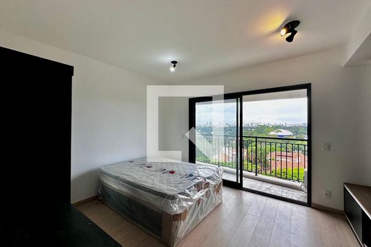 Quarto de kitnet/studio para alugar com 0 quarto, 28m² em Santo Amaro, São Paulo