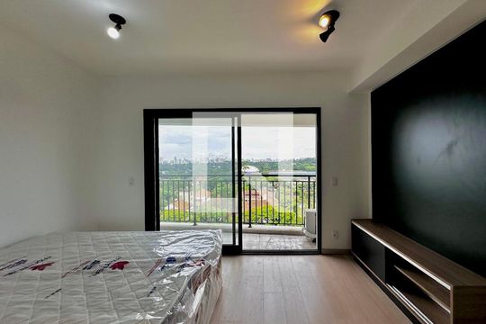 Quarto de kitnet/studio para alugar com 0 quarto, 28m² em Santo Amaro, São Paulo