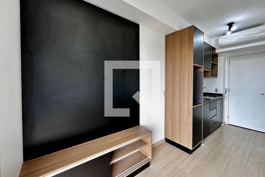 Quarto de kitnet/studio para alugar com 0 quarto, 28m² em Santo Amaro, São Paulo