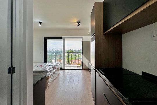 Cozinha de kitnet/studio para alugar com 0 quarto, 28m² em Santo Amaro, São Paulo