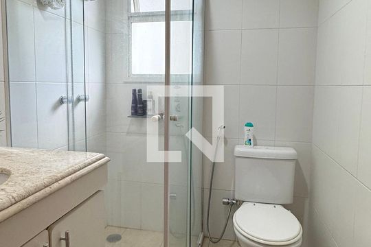 Banheiro da Suíte 1 de apartamento para alugar com 3 quartos, 102m² em Residencial Zero (tambore), Santana de Parnaíba