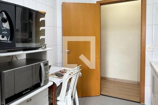 Cozinha de apartamento para alugar com 3 quartos, 102m² em Residencial Zero (tambore), Santana de Parnaíba