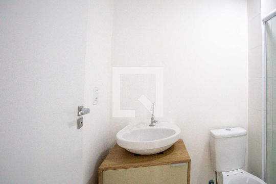 Banheiro de apartamento para alugar com 2 quartos, 45m² em Centro, Diadema