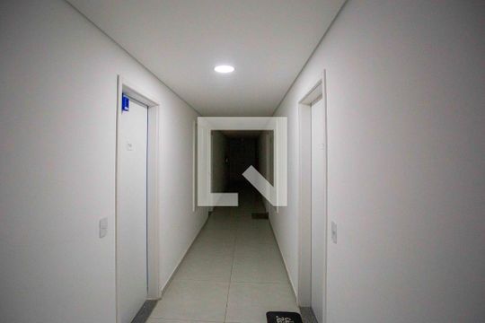 Hall de entrada de apartamento para alugar com 2 quartos, 45m² em Centro, Diadema