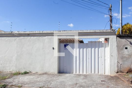 Plaquinha instalada de casa à venda com 4 quartos, 360m² em Santa Terezinha, Belo Horizonte