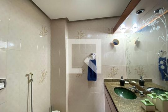 Banheiro Social de apartamento à venda com 4 quartos, 288m² em Méier, Rio de Janeiro