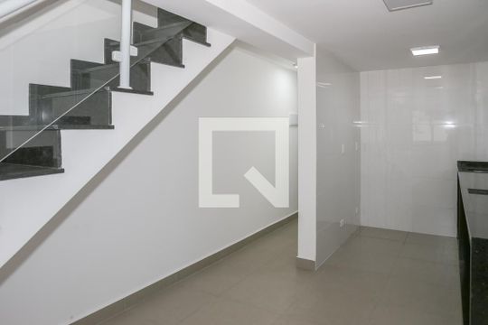 Sala e Cozinha de casa de condomínio para alugar com 2 quartos, 75m² em Lapa, São Paulo