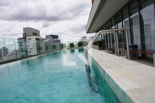 Piscina de kitnet/studio à venda com 1 quarto, 23m² em Paraíso, São Paulo