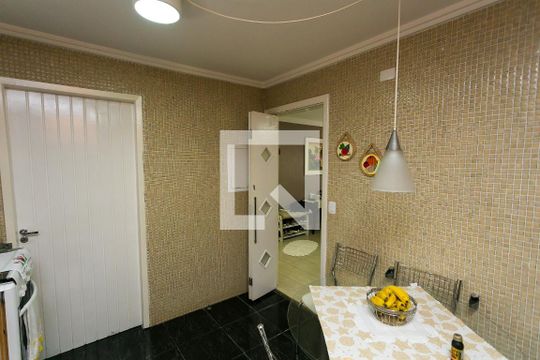 Cozinha de casa de condomínio para alugar com 3 quartos, 250m² em Parque Munhoz, São Paulo