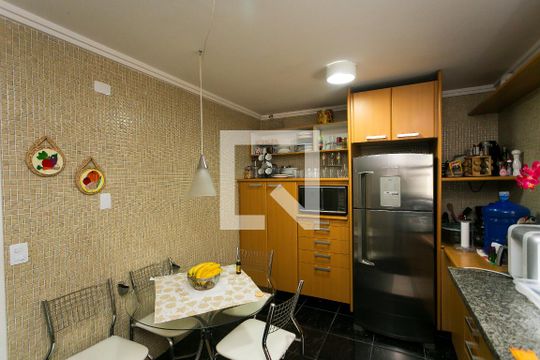 Cozinha de casa de condomínio para alugar com 3 quartos, 250m² em Parque Munhoz, São Paulo