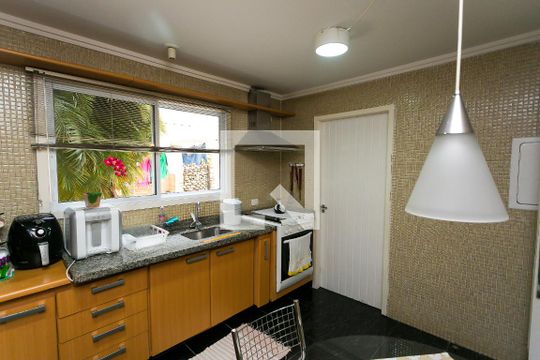 Cozinha de casa de condomínio para alugar com 3 quartos, 250m² em Parque Munhoz, São Paulo