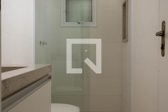 Banheiro de apartamento para alugar com 1 quarto, 48m² em Vila Planalto, São Bernardo do Campo