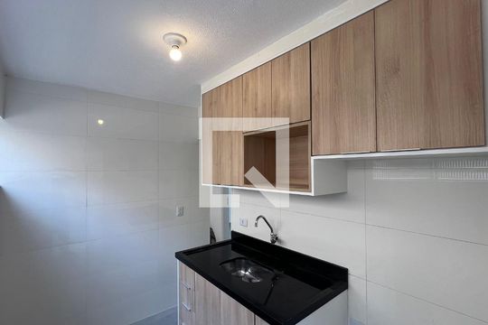 Cozinha de apartamento para alugar com 3 quartos, 77m² em Alto de Pinheiros, São Paulo