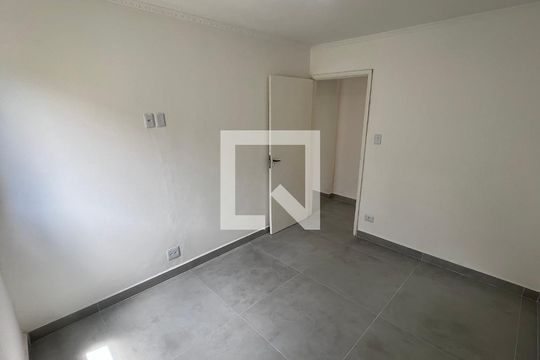 Quarto 2 de apartamento para alugar com 3 quartos, 77m² em Alto de Pinheiros, São Paulo